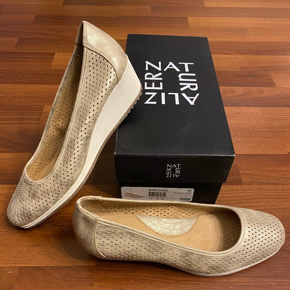 Naturalizer Betina 2 Wedge Heel shoes, size 8W, color Gold